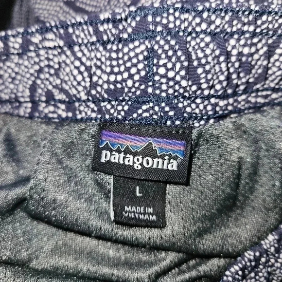 Patagonia youth large shorts - Picture 2 of 2